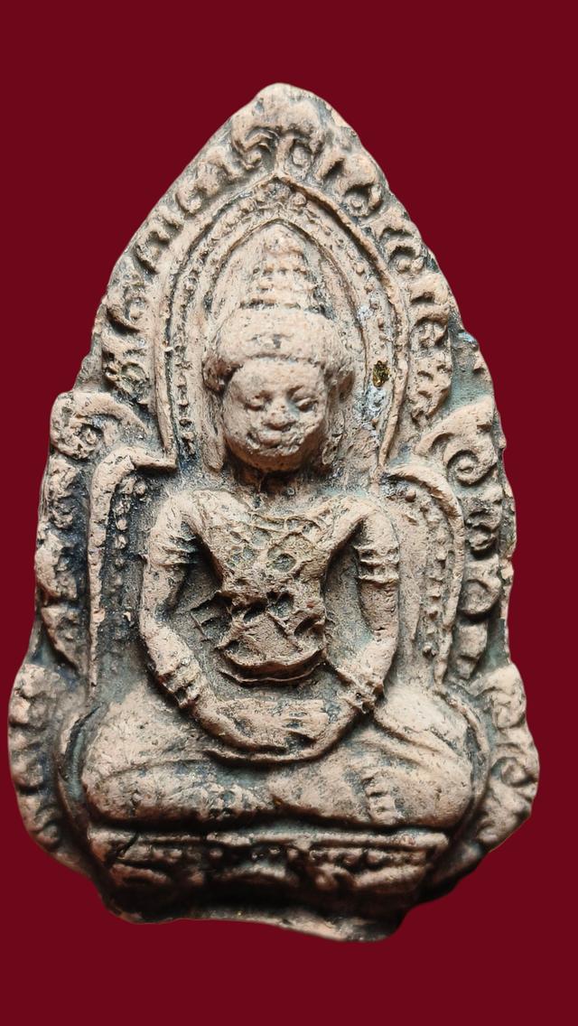 ทวารดีพระยอดขุนพลซุ้มไข่ปลากรุวัดประตูลี้