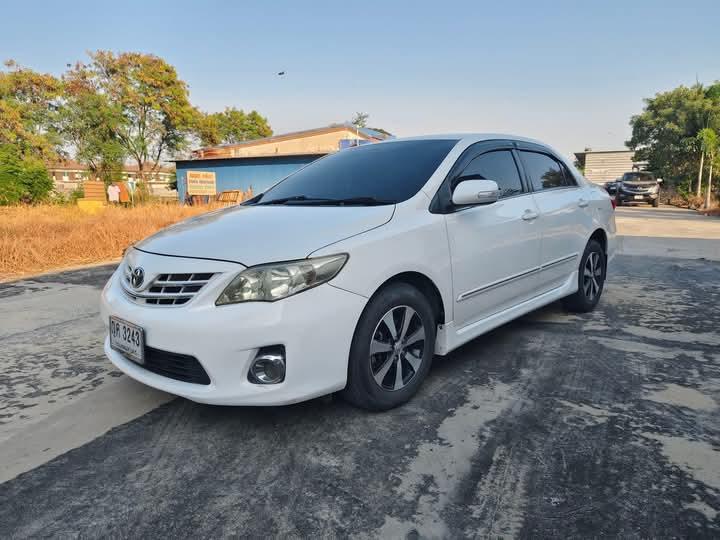 ขายด่วน Toyota Corolla Altis สีขาว 2