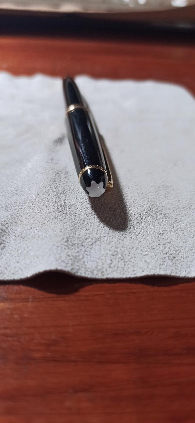 ปากกา Montblanc Meisterstuck ballpoint 164 Gold-black Classique มือสอง 2