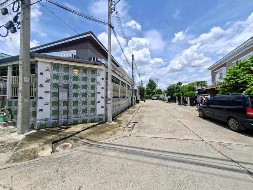 ขายบ้านทาวน์เฮ้าส์ 2 ชั้น หมู่บ้านพฤกษา60/1 บางพูน 6