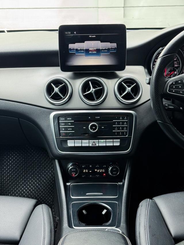 รหัสรถ AVA3947 ❤️ Benz CLA200 Urban โฉม Facelift โฉมปี 2018 16