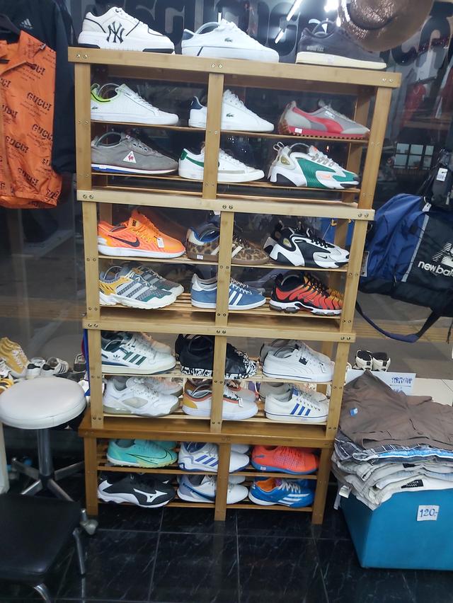 เซ้งร้านรองเท้าและเสื้อ ผ้ามือสองปากซอยลาดพร้าว 41 ทำเลทอง 9