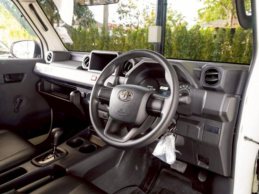 Toyota Hilux Champ 2.7 SWB ปีจด 2025 10