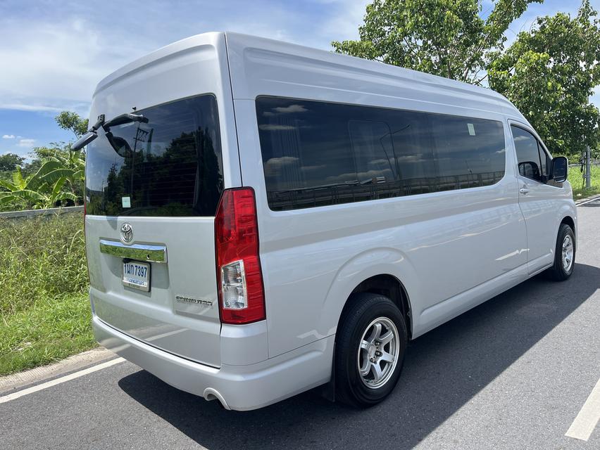 2020 Toyota commuter 2.8at 6