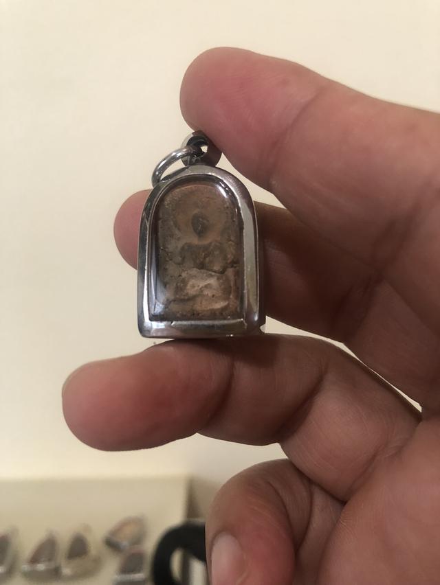 ซุ้มเว้าเนื้อดินหลวงปู่บุญวัดกลางบางแก้ว