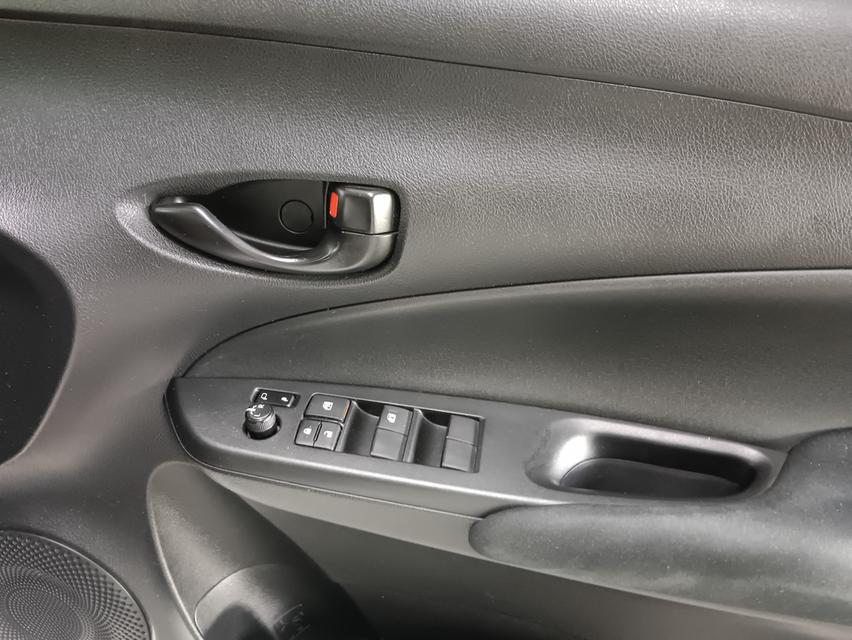 Toyota yaris 1.2entry cvt 2019 ราคา 329,000 19