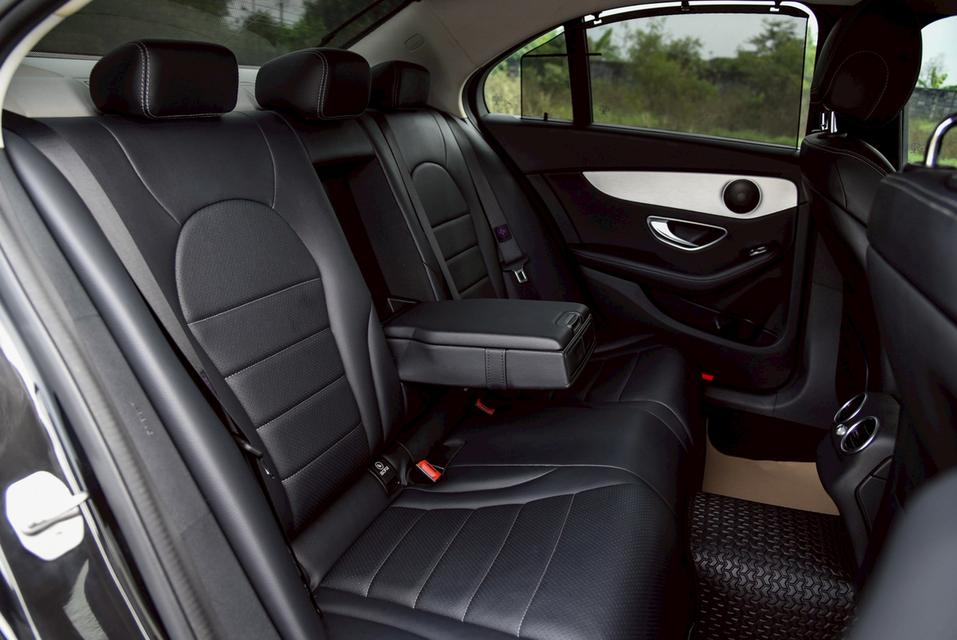 รหัสรถ CBLX52 Mercedes-Benz C350e Avantgarde [w205] AT 2017 11