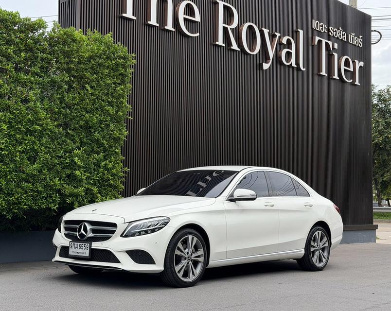 Benz C220d AV Facelift ปี2020 สีขาว
