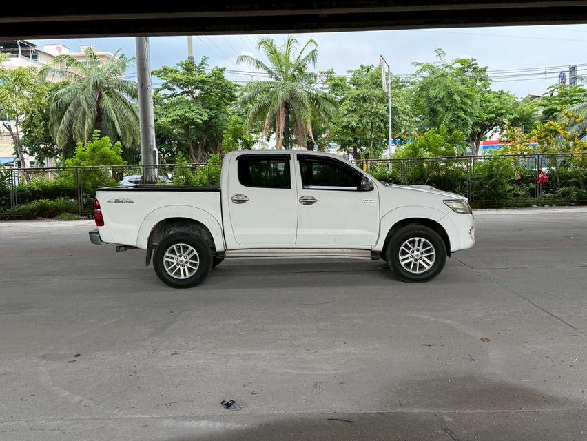 ขายรถ Toyota Vigo Champ 2.5E Double Cab ปี 2013 สีขาว เกียร์ออโต้ 8