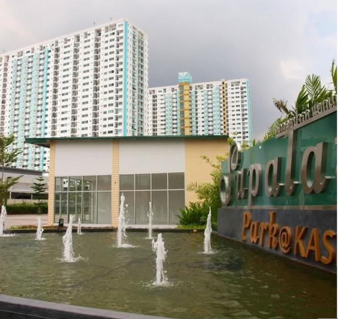 Sell by owner hard up for cash 750 m from MRT. 17