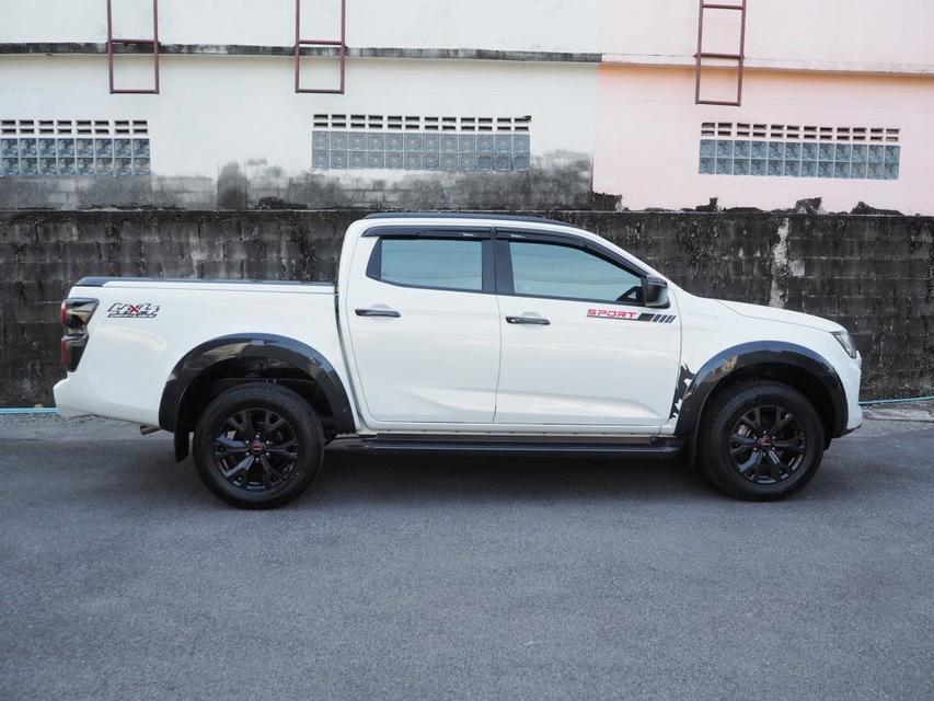 ISUZU D-MAX  V-CROSS CAB-4 3.0 Ddi ZP 4WD M/T ปี 2022 5