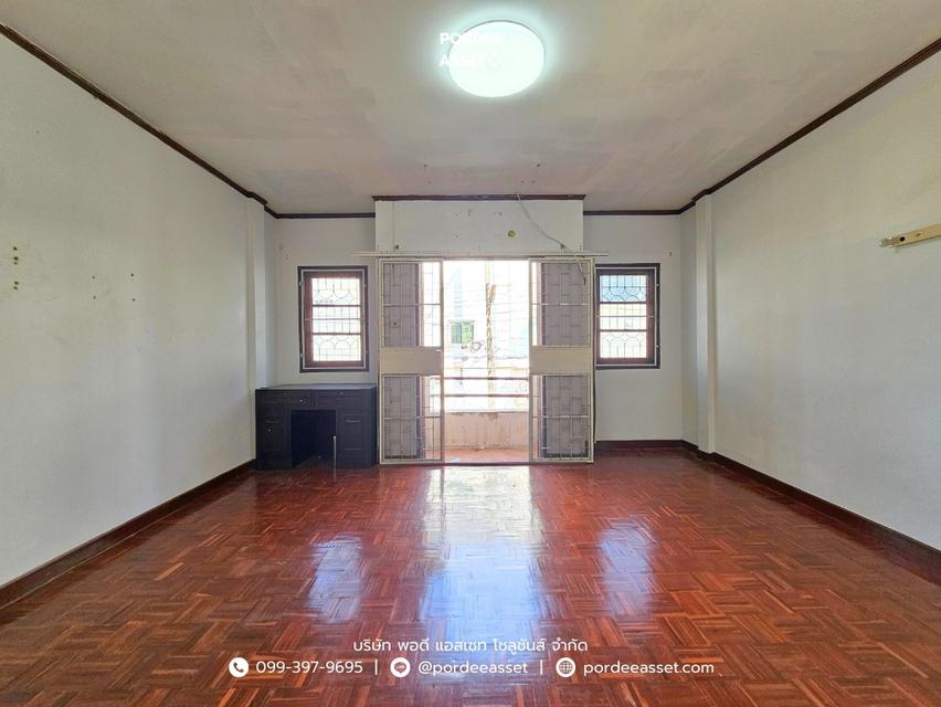 ขาย!! ทาวน์เฮ้าส์ 3 ชั้น ซื่อตรงการ์เด้น ถนนรัตนาธิเบศร์ ไทรม้า เมืองนนทบุรี (ขนาด 19 ตร.ว.) ติดถนนใหญ่และรถไฟฟ้า ทำเลดีๆแบบนี้ หาไม่ได้อีกแล้ว 9