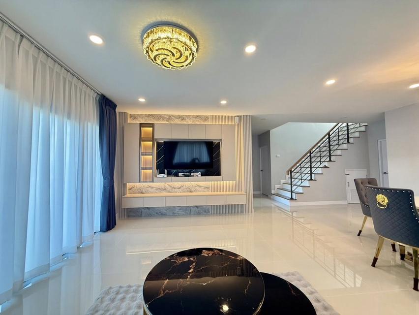 U1411 ให้เช่าบ้านเดี่ยว 2 ชั้น หมู่บ้านเซนโทร วิภาวดี โครงการ Centro vibhavadee ใกล้โรงเรียนนานาชาติฮาโรลด์ วิภาวดี บ้านใหม่ บ้านพร้อมเฟอร์ครบ ทำเลดีเ 8