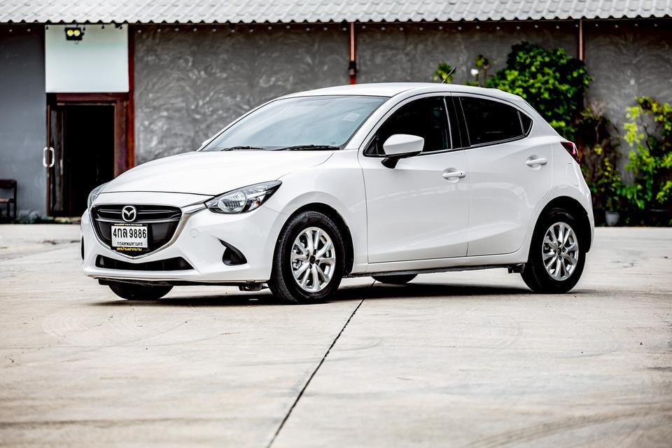 Mazda 2 1.5 XD Sport ดีเซล ปี 2015 สีขาว มือเดียวป้ายแดง 10