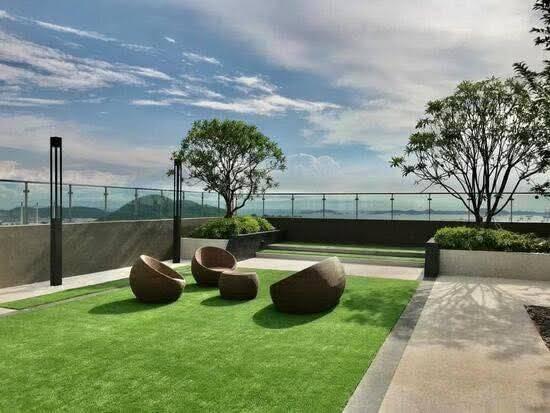 Notting Hill Condo Sriracha 19