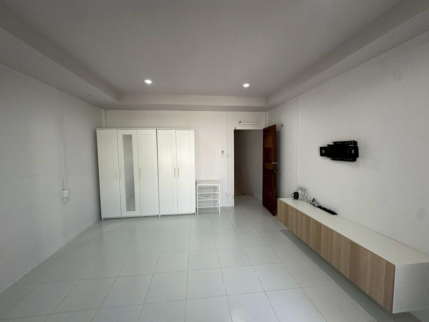 ทฮ รีโนเวทใหม่ ม.สินธร บางกะปิ 4