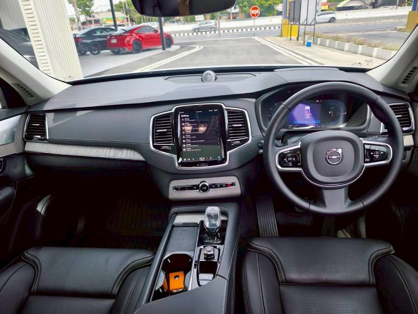รหัสรถ KPV8 2025 Volvo XC90 Recharge AWD Inscription Plug-in Hybrid สีขาว เลขไมล์ 706 KM