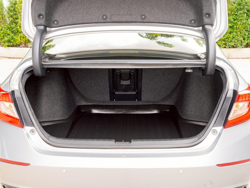 Honda Accord 1.5 EL Turbo ปี 2019  20