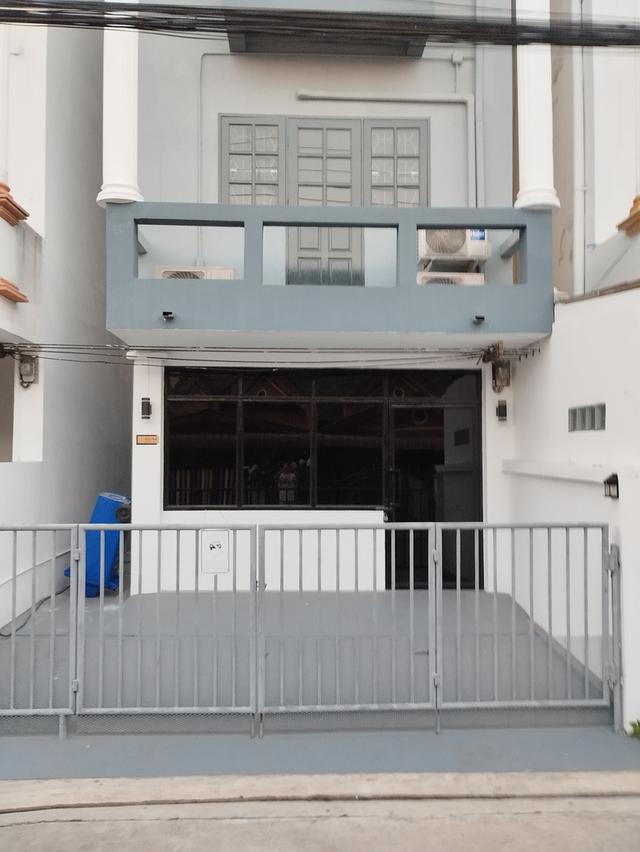 ขายอาคารพาณิชย์ 3 ชั้น มีดาดฟ้า หนองจอก สังฆสันติสุข 32 กทม 20 ตรว 5