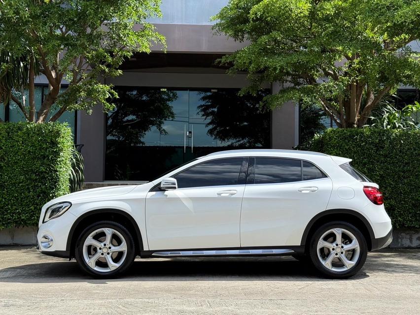 2019 BENZ GLA 200 FACELIFT รถออกศูนย์ BENZ THAILAND รถวิ่งน้อยเพียง 7X,XXX กม รถไม่มีอุบัติเหตุครับ 5