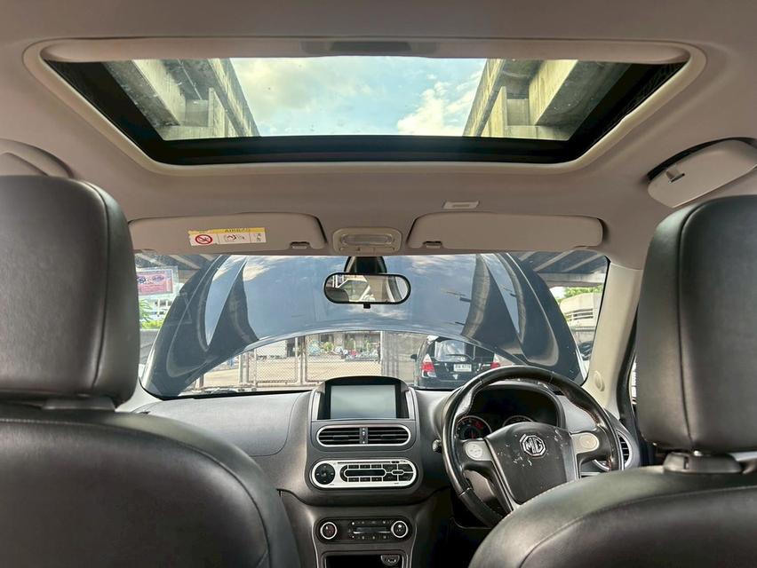 MG 3 1.5 Xross Sunroof AT ปี 2015 12