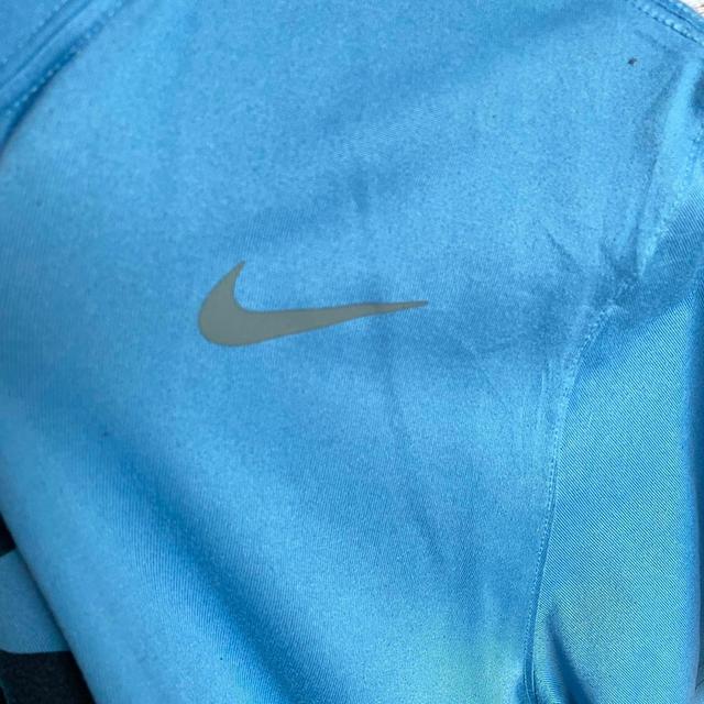 nikeออกกำลังกาย มือสอง รูปที่ 4