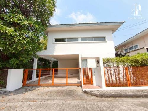 ขายบ้านเดี่ยว 2 ชั้น พร้อมอยู่ ทำเลวัชรพล 1