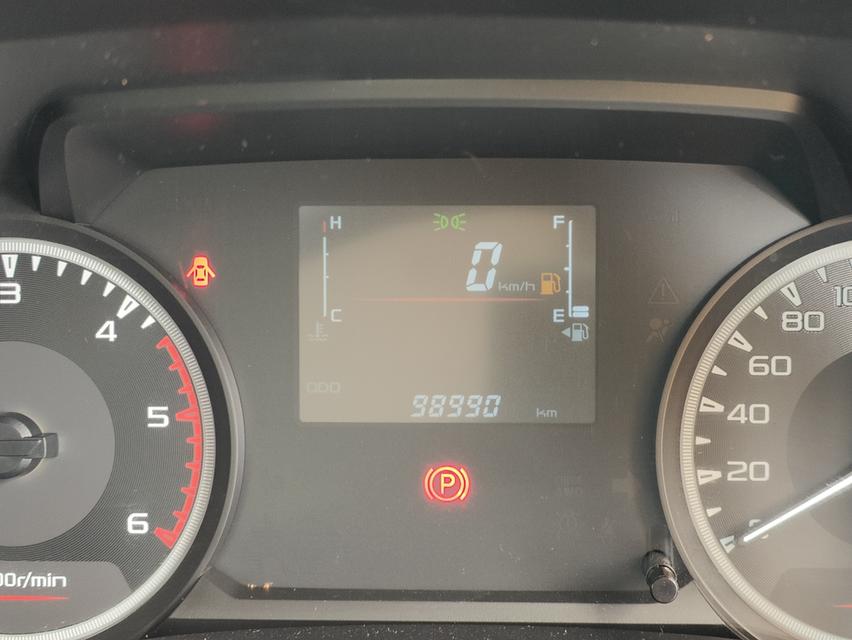 Isuzu D-Max 1.9 L Cab MT  6