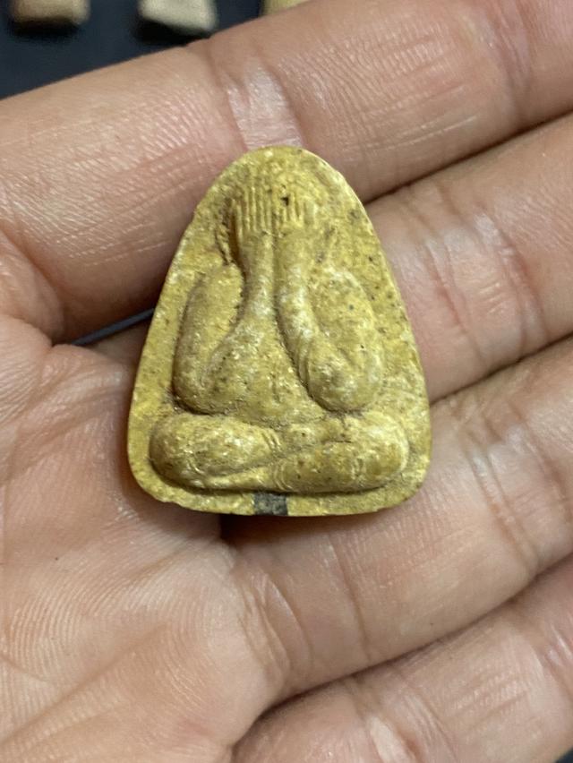 พระปิดตา หลวงพ่อคูณ รุ่นปลดหนี้ปี37