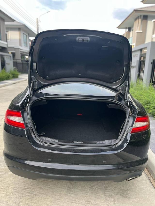 Jaguar สีดำ Xf 2.2 ปี 2012 17