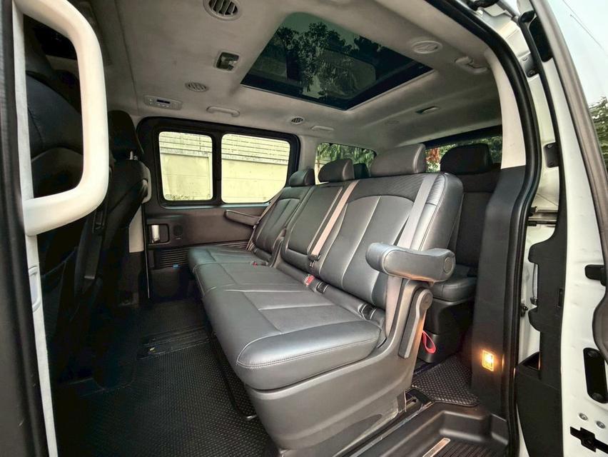 Hyundai Staria Premium Sunroof 2.2D 8AT ปี 2023 สีขาว Warranty หมด เดือน 5 ปี 28 หรือ 150,000 กิโล รูปที่ 11