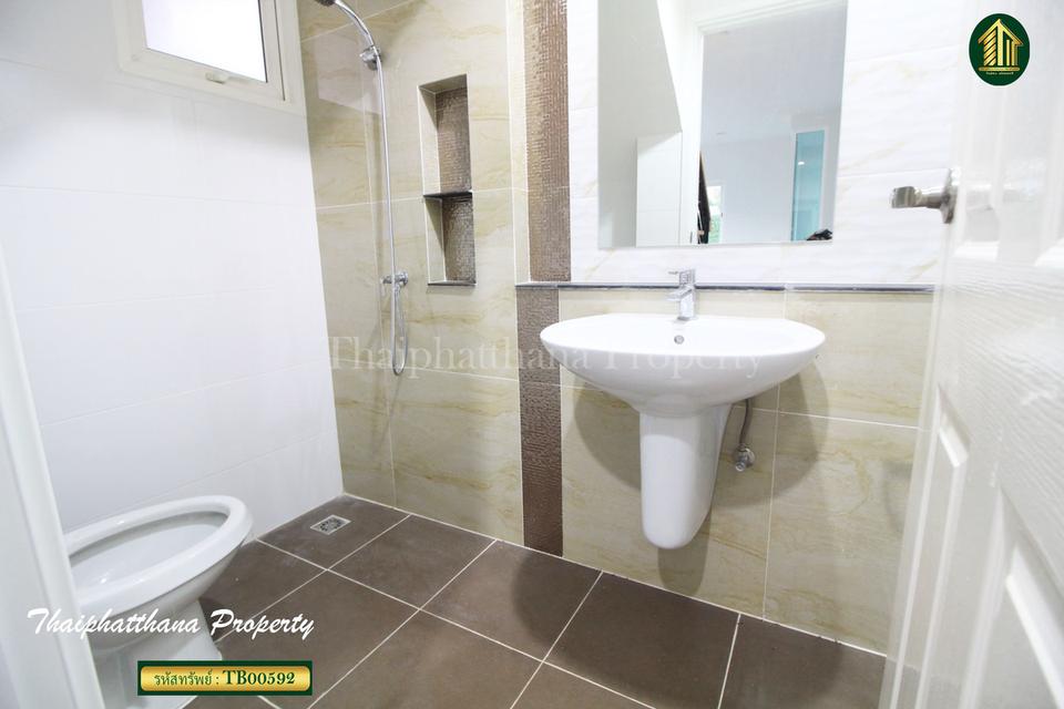 โกลเด้น นีโอ บางนา-กิ่งแก้ว 13