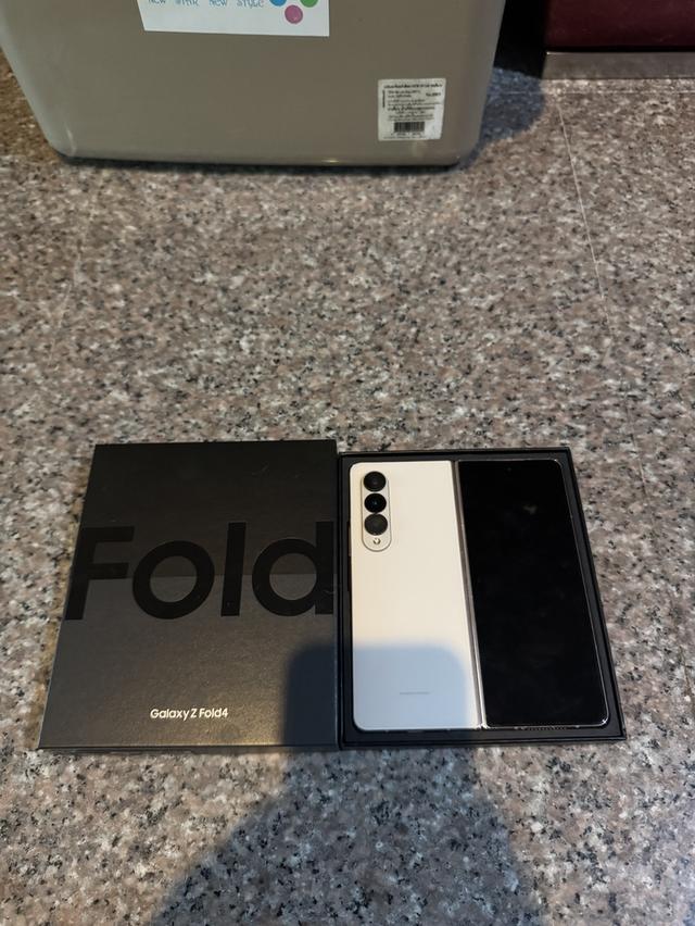 ขายSamsungFold4สีใหม่หายากBeign512กิ๊กสูนTrueยกกล่องอีมี่ตรงไร้รอยตกใช้งานดีจอกางสุดหายากมากๆๆ