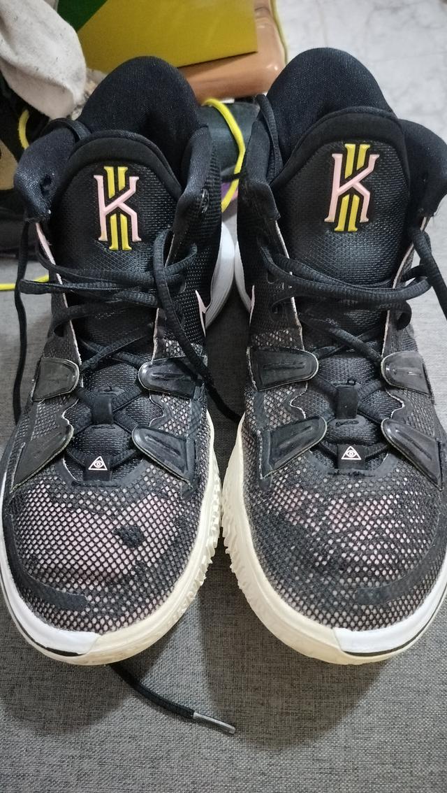 รองเท้ามือ2