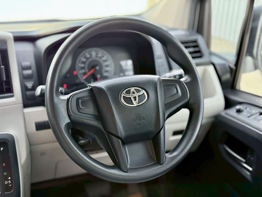 TOYOTA COMMUTER 2.8 2020  7