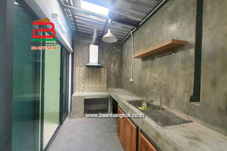 ทาวน์โฮม เดอะคอนเนค 12 รามอินทรา 65 แยก 2-2-2 (ใกล้เพลินนารี่มอลล์) เนื้อที่ 21.4 ตรว. แขวงท่าแร้ง เขตบางเขน 5