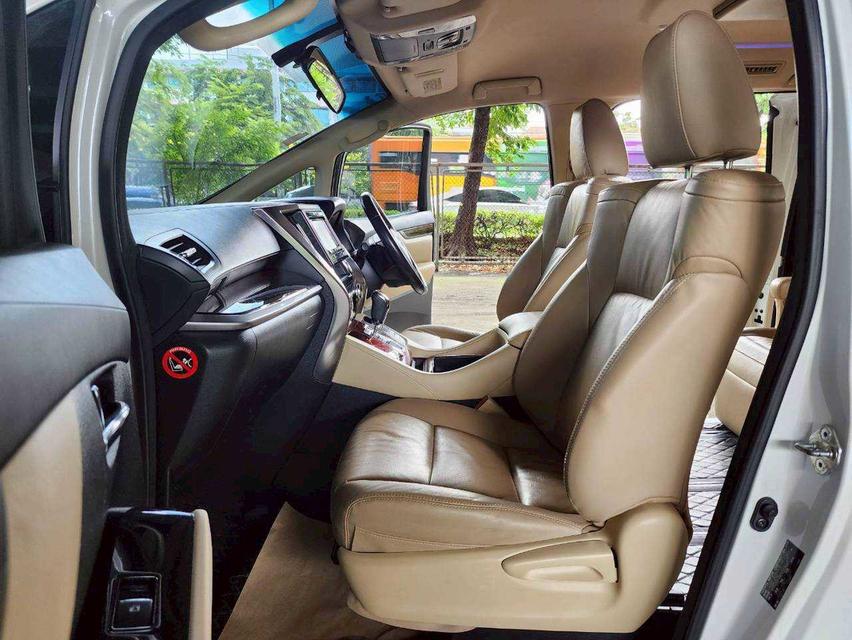 Toyota VellFire 2.5 HEV E-FOUR AT ปี 2015 18