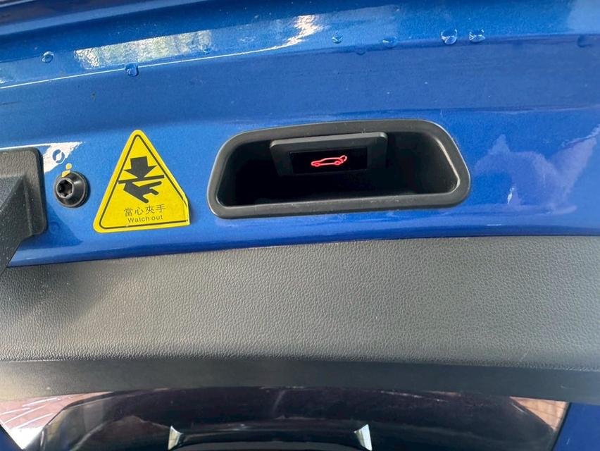 ðĨāļāļĢāļĩāļāļēāļ§āļāđ āļĢāļāļŠāļ§āļĒāļĄāļ·āļāđāļāļĩāļĒāļ§ āļāļĩāđāļŦāļĄāđ āđāļĄāļĨāđāļāđāļāļĒ MG ZS 1.5 X Sunroof AT āļāļĩ 2018 20