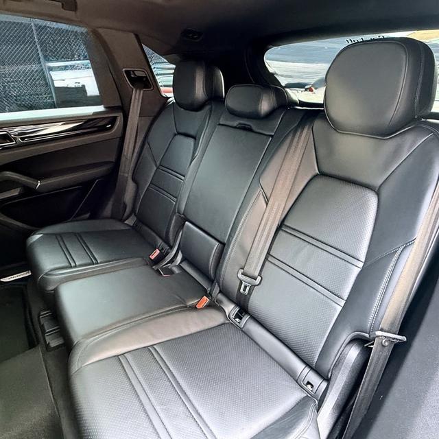 ปี 2022/21 Porsche Cayenne E-Hybrid Coupe 3.0 5 ⭐️⭐️⭐️⭐️⭐️ รูปที่ 12