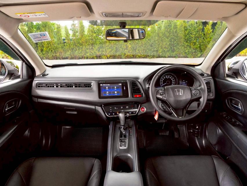 Honda HR-V 1.8E ปี 2015 10