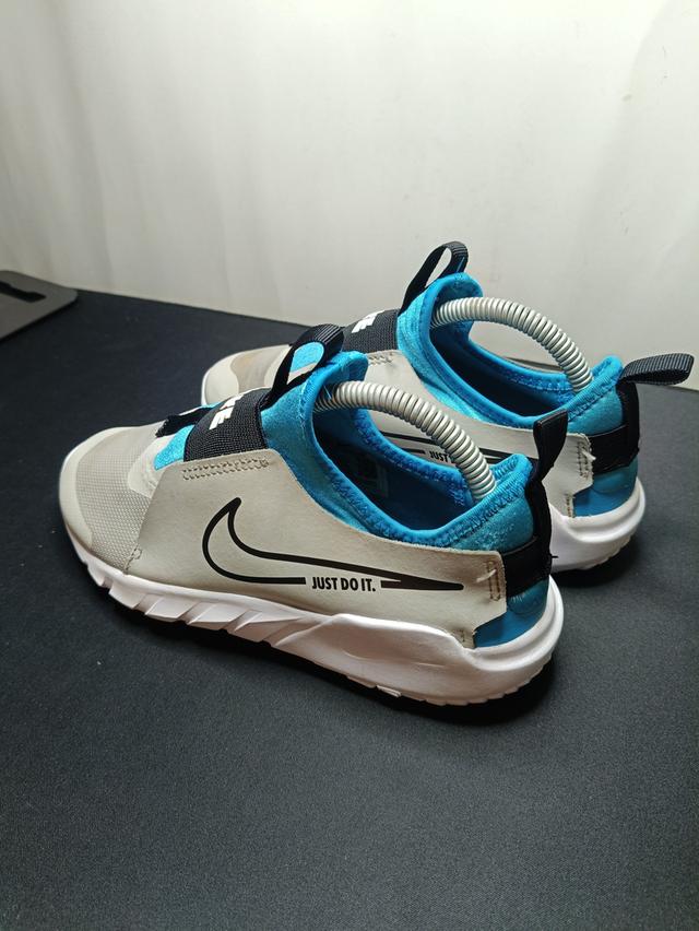 รองเท้าผ้าใบ N!ke Flex Runner 2 สีเทาฟ้า ไซส์ 36.5 (23.5 cm) รูปที่ 10