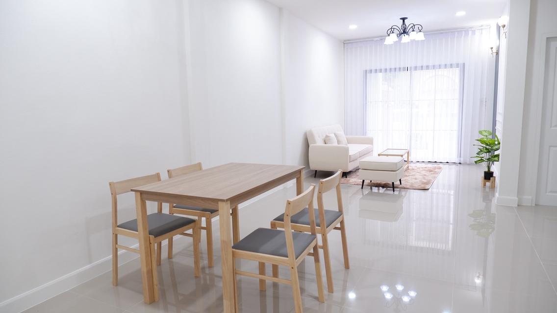 บ้านฟ้าปิยรมย์ ลำลูกกาคลองหกเฟส1 เนื้อที่ 18 ตร.วา 3ห้องนอน 2 ห้องน้ำ 1.9 ล้าน  9