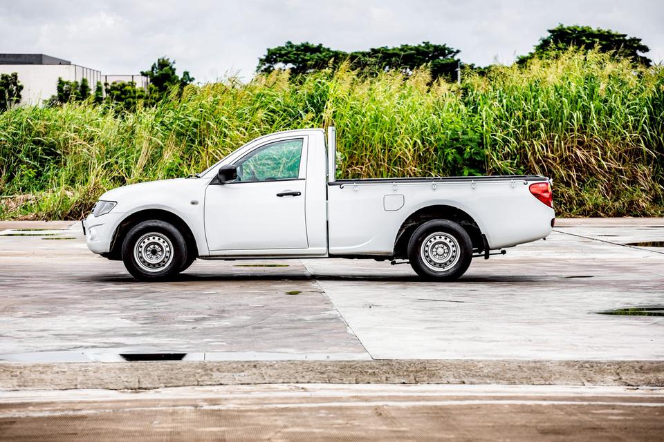 Mitsubishi Triton SingleCab 2.4 GL ปี 2010 เบนซิล สีขาว เกียร์ธรรมดา 10