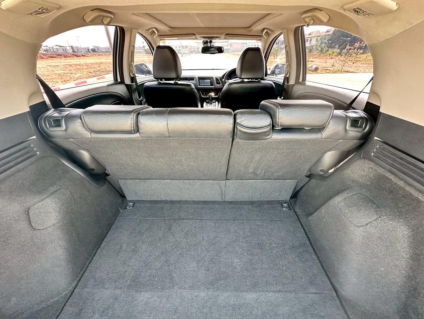 #HONDA HRV 1.8EL SUNRUFF TOP ปี2016 สีขาว เกียร์ออโต้ เครื่องเบนซิน  ราคา 409,000บาท 🌟ออกรถ5,000บาท🌟 ผ่อนนาน  84งวด  ผ่อน 8,008/72งวด  -ภายในเบาะหนั รูปที่ 14