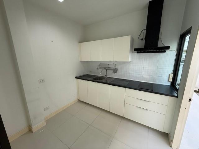 ให้เช่า บ้านเดี่ยว หลังมุม โครงการ ออร่า รามคำแหง 94 Aura Ramkhamhaeng ใกล้ สถาบันบัณฑิตพัฒนบริหารศาสตร์ (NIDA) 5