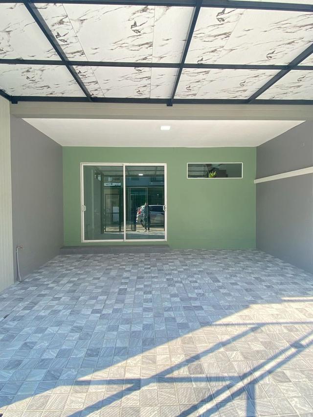 ขาย ทาวน์เฮาส์ 2 ชั้น สไตล์โมเดิร์น เนื้อที่ 19.8 ตารางวา หมู่บ้านเดอะทรัสต์ทาวน์ วงแหวน-ลำลูกกา ซ.15 ถนนบึงคำพร้อย ต.บึงคำพร้อย อ.ลำลูกกา ปทุมธานี 2