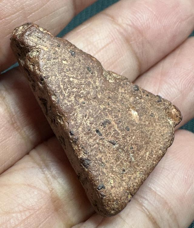 พระนางพญา พิมพ์เข่าตรง รูปที่ 8