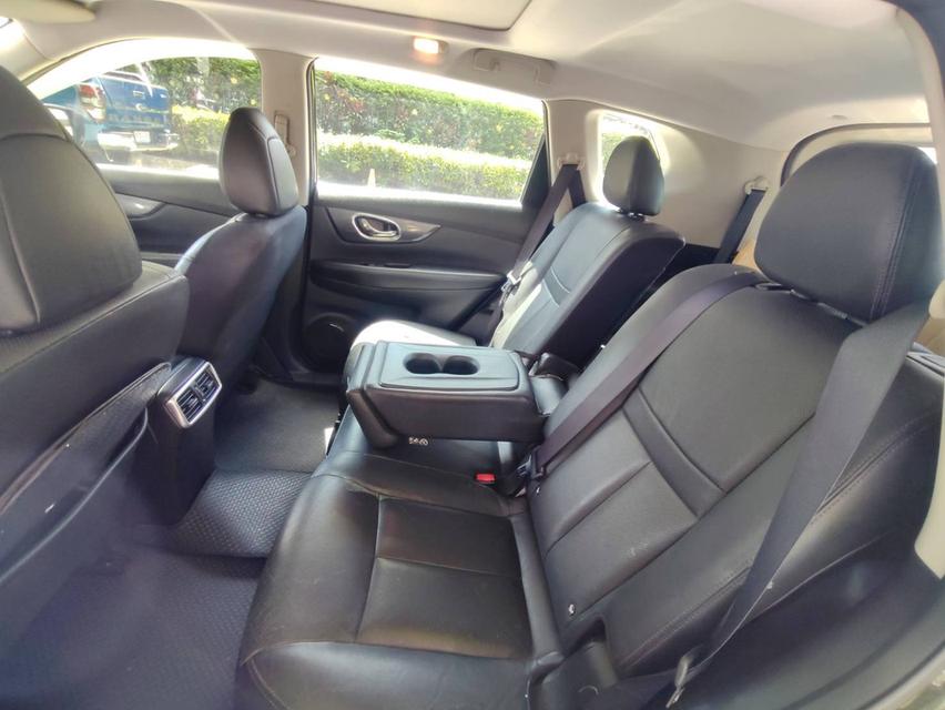 ์์์Nissan X-Trail 2.5V 4WD รุ่นท็อป 2015