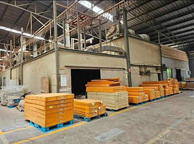 ขายที่ดินพร้อมสิ่งปลูกสร้างเกาะจันทร์ชลบุรี ที่ 41-1-92 ไร่ โรงงานผลิตเฟอร์นิเจอร์พร้อมดำเนินกิจการ มีใบอนุญาตรง4 ผังสีเ 2