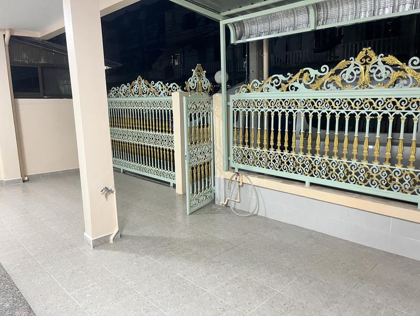 ขายทาวน์เฮ้าส์ 3 ชั้น 2 หลังทะลุกันหมู่บ้านสินทวีสวนธน 1 2